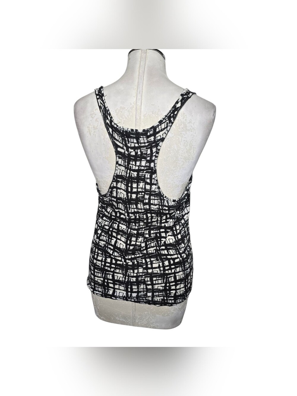 Forever 21 Racerback Tank Top Black White  Scoop Neck L Sleeveless Lightweight - Picture 4 of 7